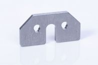 Fineblanked bracket plate with slot
